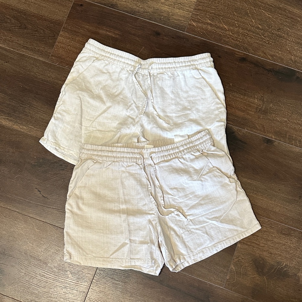 H&M one cream and the other light sand Divided Shorts
